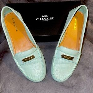 Coach, Fredrica Pebble, Pistachio Green Leather loafer. Size 10 Women’s